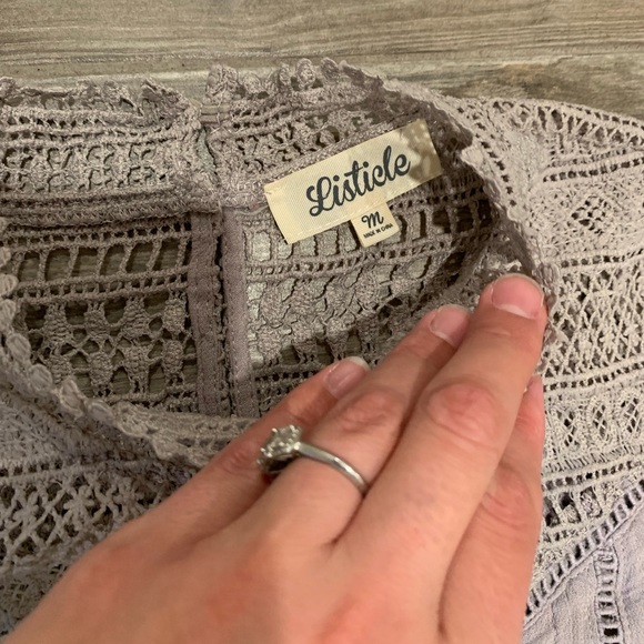 Listicle Light Gray/Crochet Button Back Long Boho Tunic Women’s Size Medium ae - Picture 4 of 6